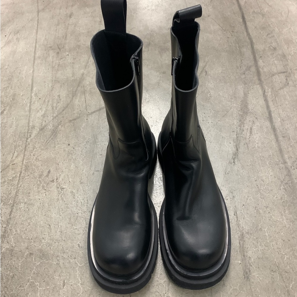 BOTTEGA VENETA
Black 'The Lug' Boots